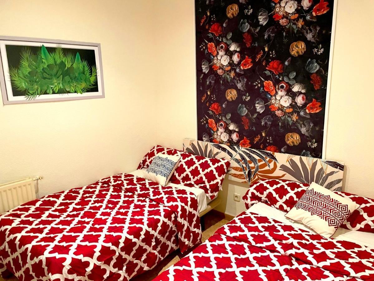 Sol Montera & Parking Tph Bed & Breakfast Madrid Exterior photo