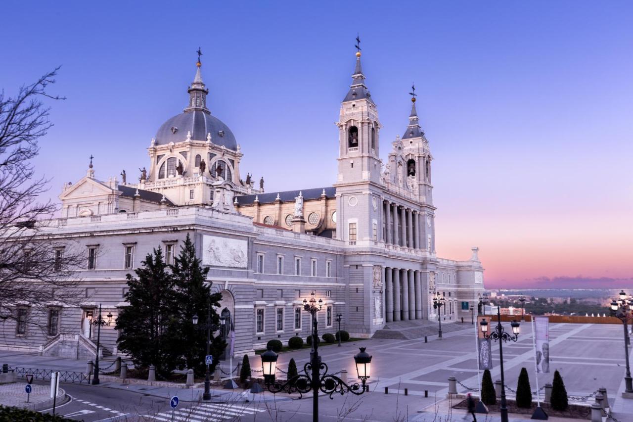 Sol Montera & Parking Tph Bed & Breakfast Madrid Exterior photo